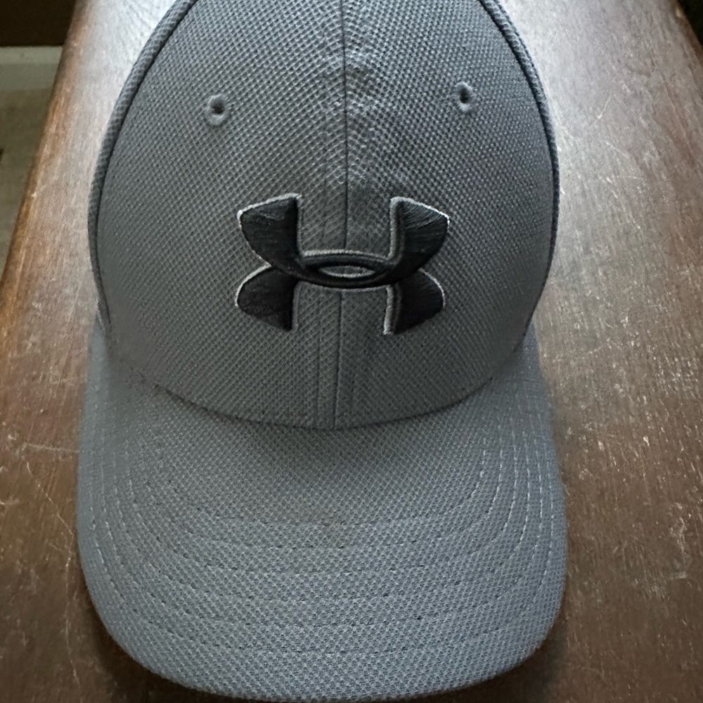 Boys Like New Under Armour Hat